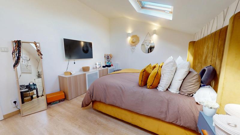 Maison contemporaine - 291 m² - 9 pièces