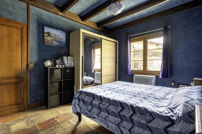 Maison - 260 m² - 8 pièces