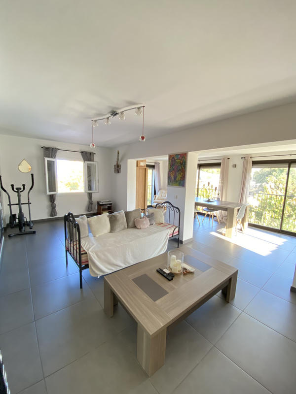 Appartement - 90 m² - 3 pièces