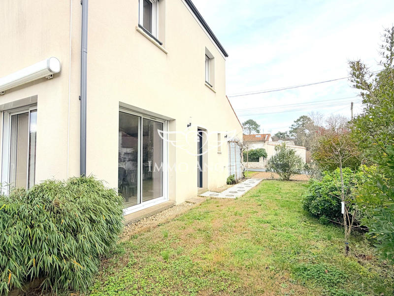 Maison traditionnelle - 79 m² - 4 pièces