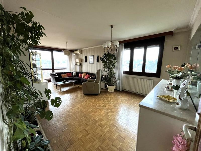 Appartement - 85 m² - 4 pièces
