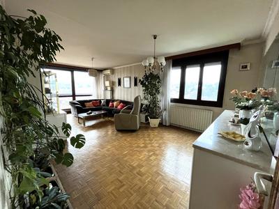 Appartement - 85 m² - 4 pièces