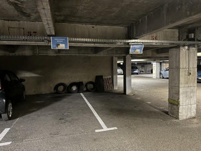 Parking / Garage - 11 m²
