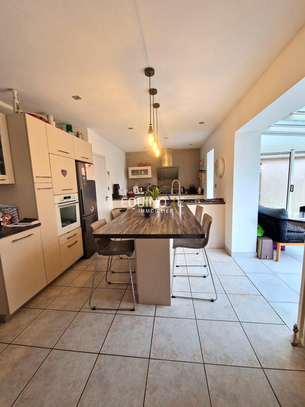 Maison - 166 m² - 6 pièces