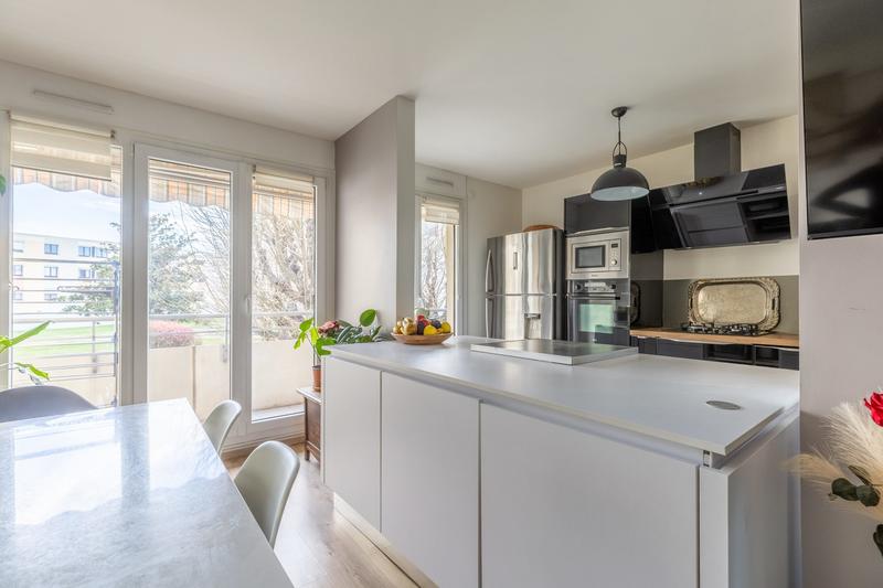 Appartement - 94 m² - 4 pièces