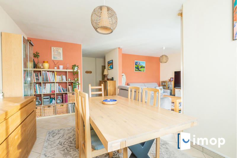 Appartement - 89 m² - 5 pièces