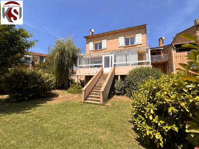 Maison - 214 m² - 8 pièces