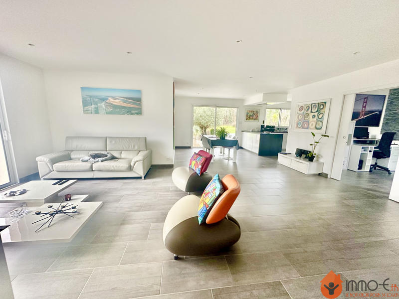 Maison - 166 m² - 5 pièces