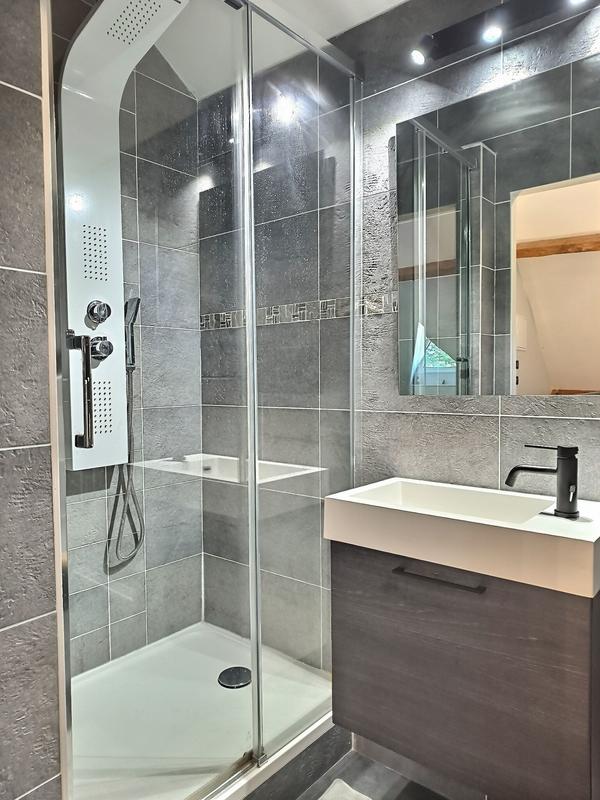 Maison - 187 m² - 9 pièces