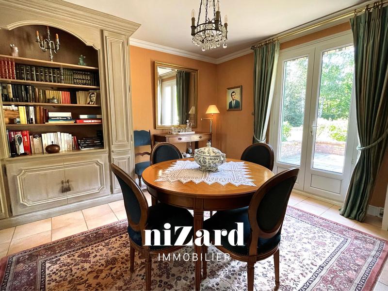 Maison traditionnelle - 171 m² - 7 pièces