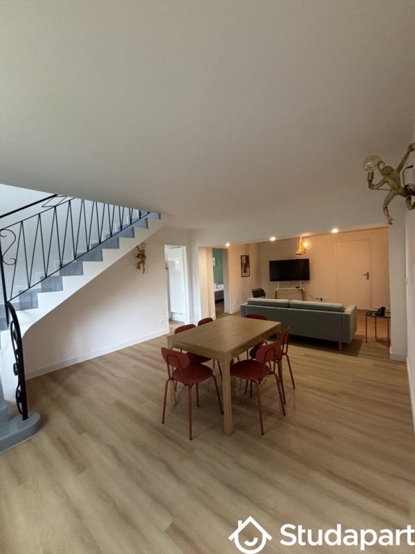 Chambre - 13 m² - 1 pièce