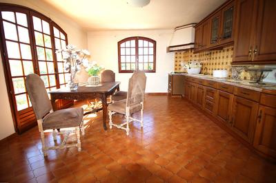 Maison - 256 m² - 7 pièces