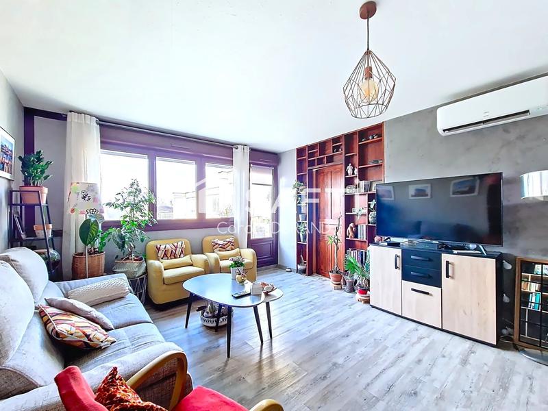 Appartement - 99 m² - 5 pièces