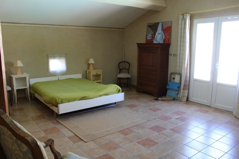 Maison traditionnelle - 455 m² - 10 pièces