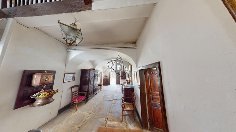 Maison - 300 m² - 6 pièces