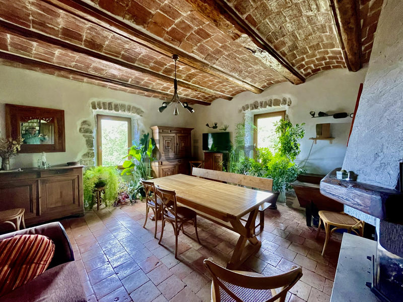 Propriété - 447 m² - 17 pièces