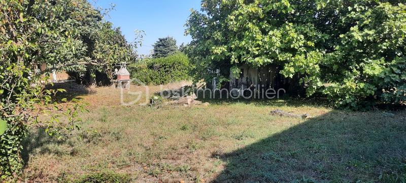 Terrain constructible - 745 m²