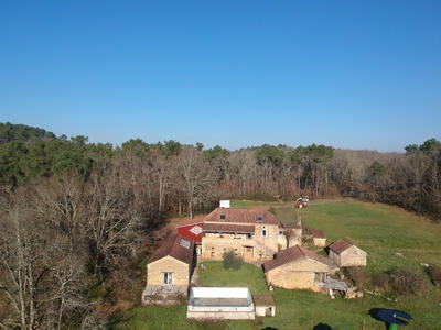 Maison - 207 m² - 6 pièces