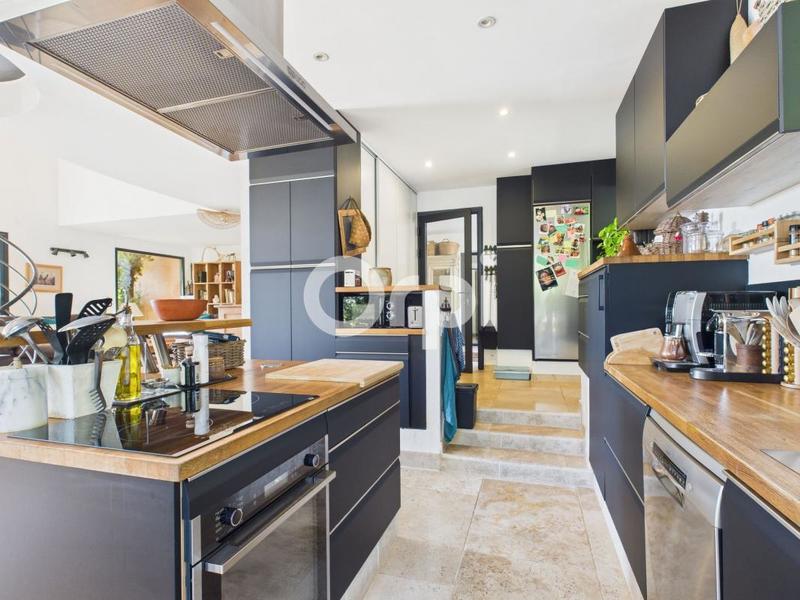 Villa - 218 m² - 5 pièces