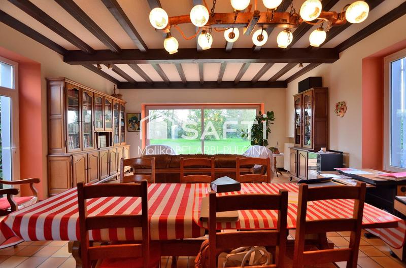 Maison - 201 m² - 7 pièces