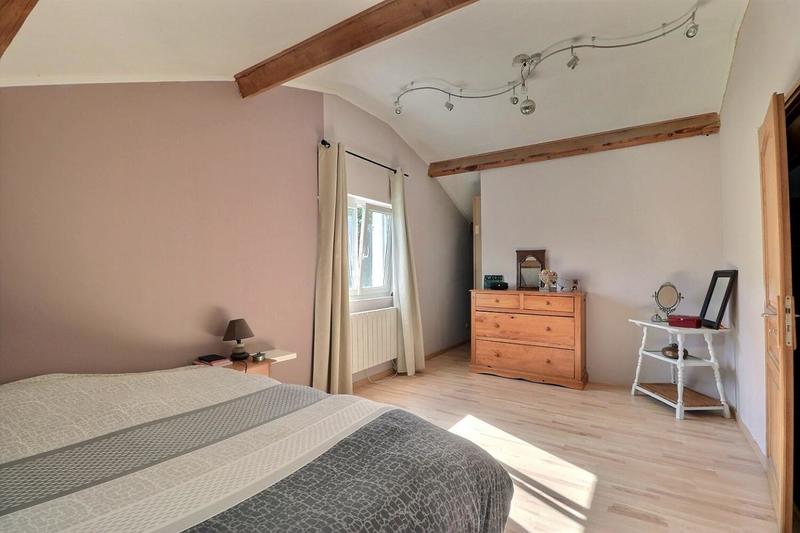 Maison - 266 m² - 11 pièces