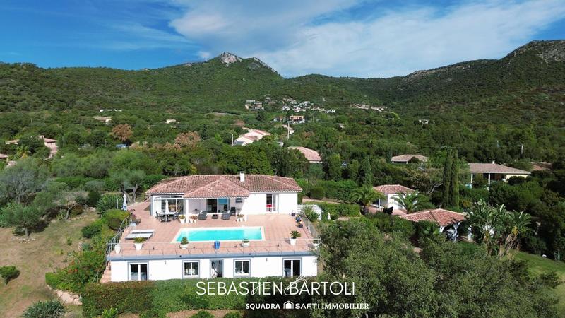 Maison - 192 m² - 7 pièces