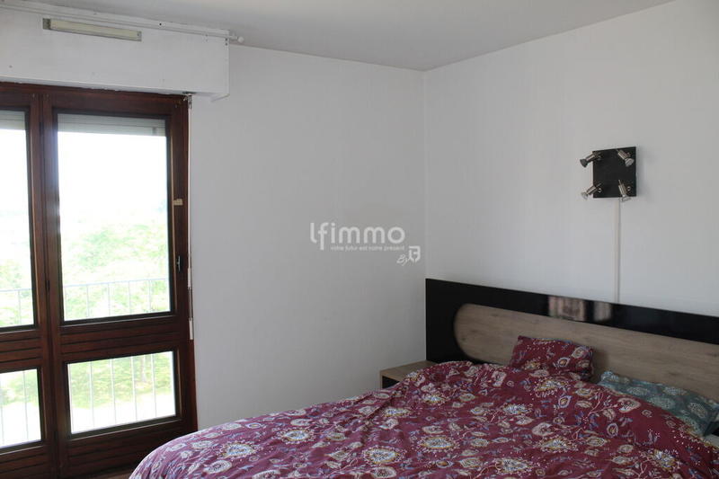 Appartement - 64 m² - 5 pièces