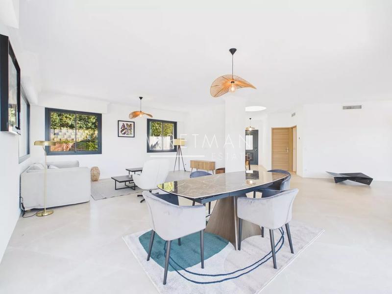 Villa - 212 m² - 6 pièces