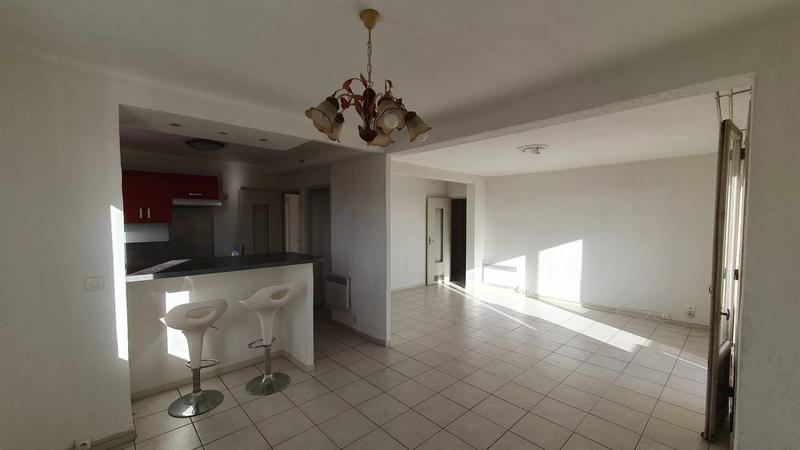 Appartement - 80 m² - 5 pièces