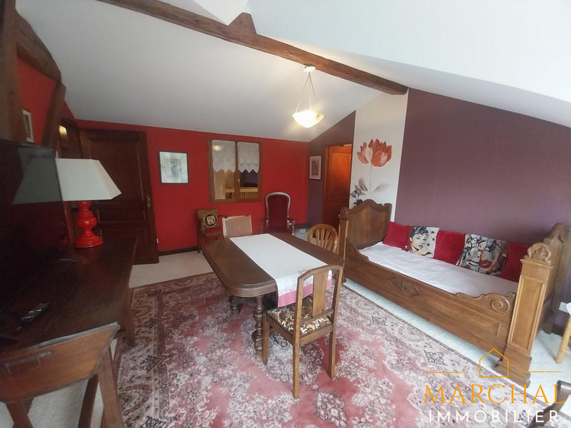 Maison - 207 m² - 7 pièces