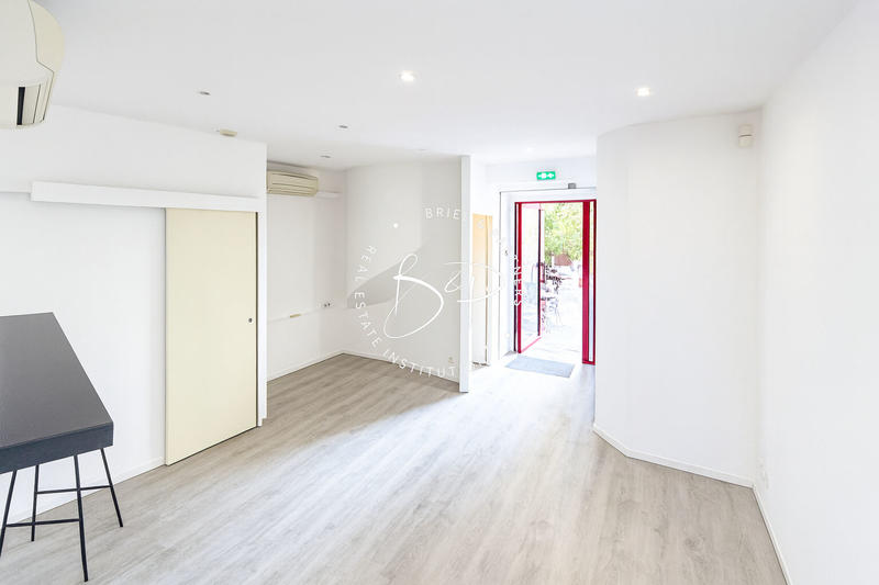 Local commercial - 54 m² - 3 pièces