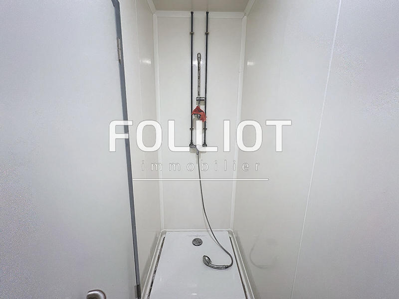 Local d'activité / Entrepôt - 213 m²