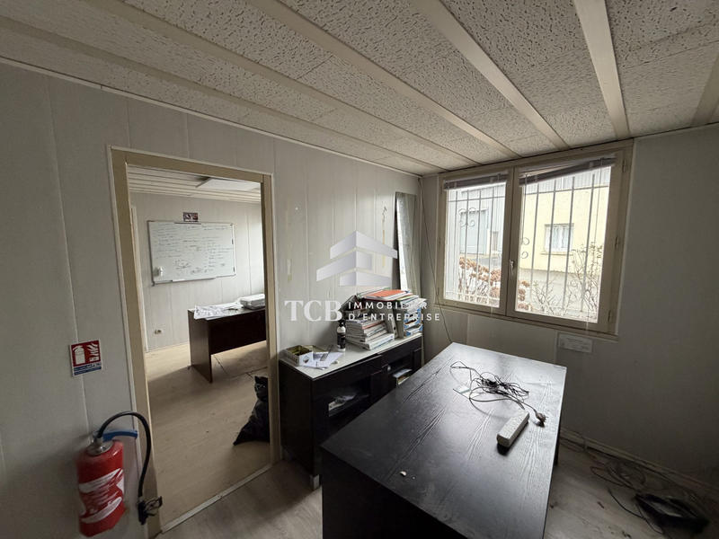 Local d'activités - 556 m²