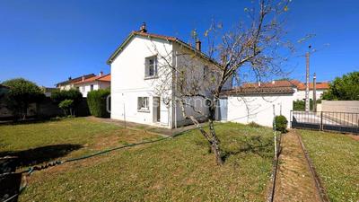 Maison traditionnelle - 149 m² - 6 pièces