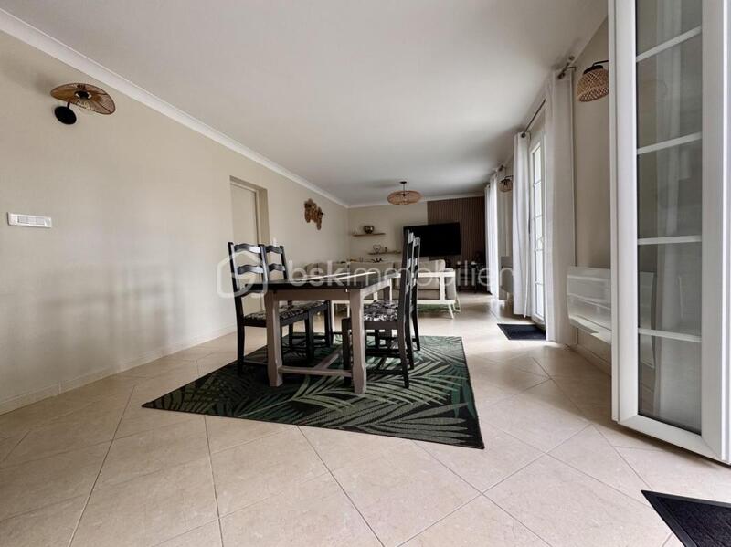 Pavillon - 130 m² - 7 pièces