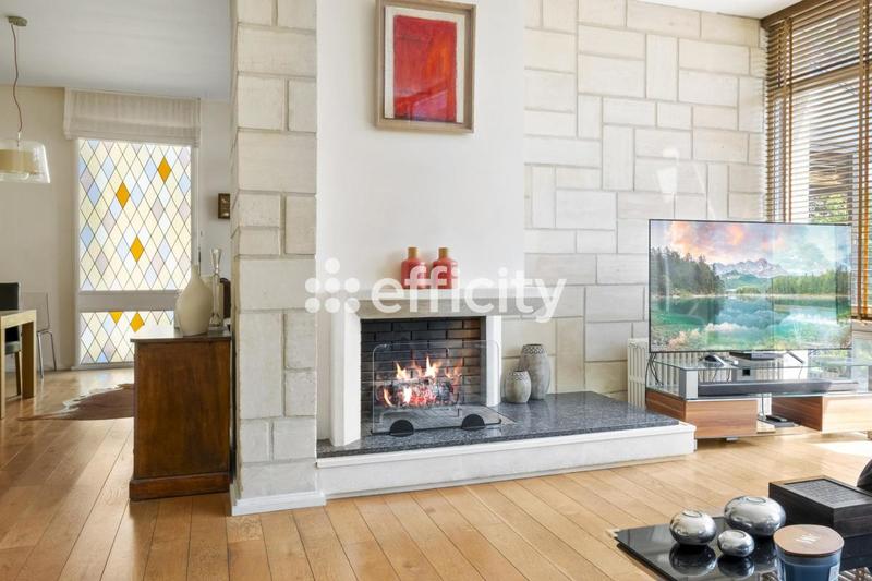 Villa - 309 m² - 12 pièces