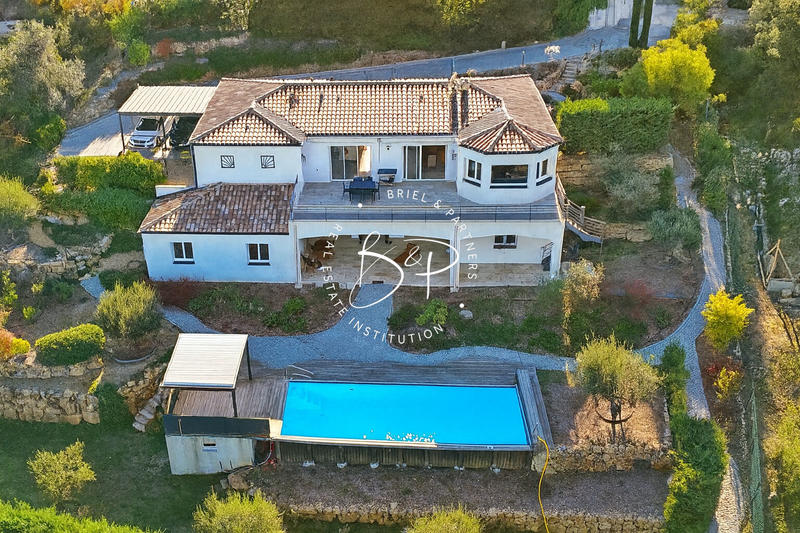 Maison - 185 m² - 6 pièces