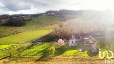 Maison - 142 m² - 8 pièces