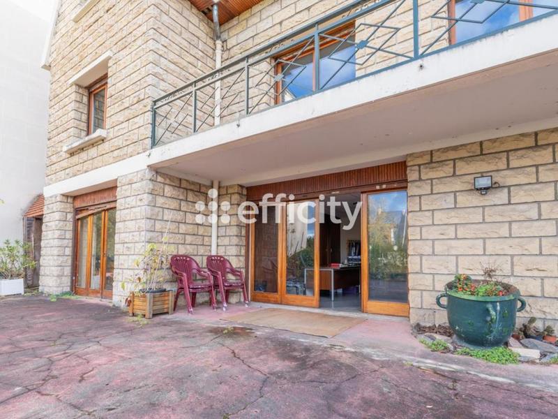 Pavillon - 311 m² - 8 pièces