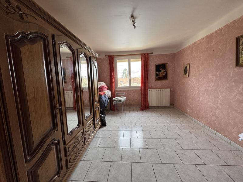 Maison traditionnelle - 255 m² - 10 pièces
