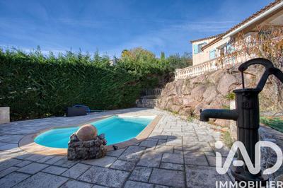 Maison - 122 m² - 5 pièces