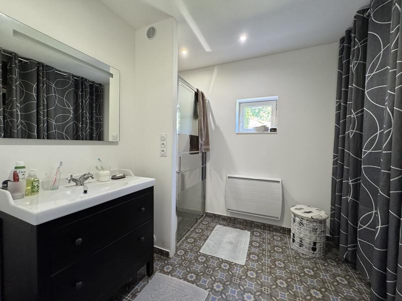 Maison - 250 m² - 6 pièces