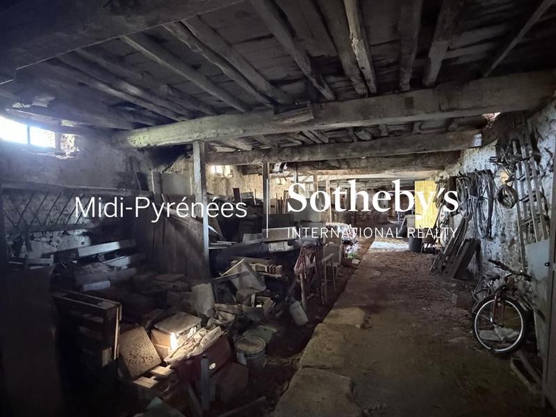 Maison - 280 m² - 8 pièces