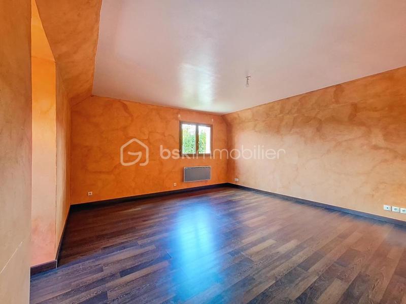 Maison traditionnelle - 195 m² - 9 pièces