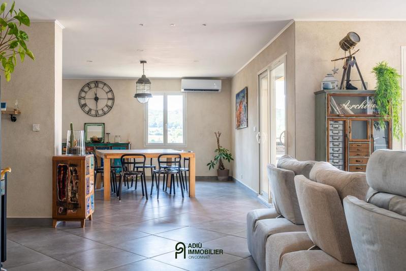 Villa - 198 m² - 7 pièces