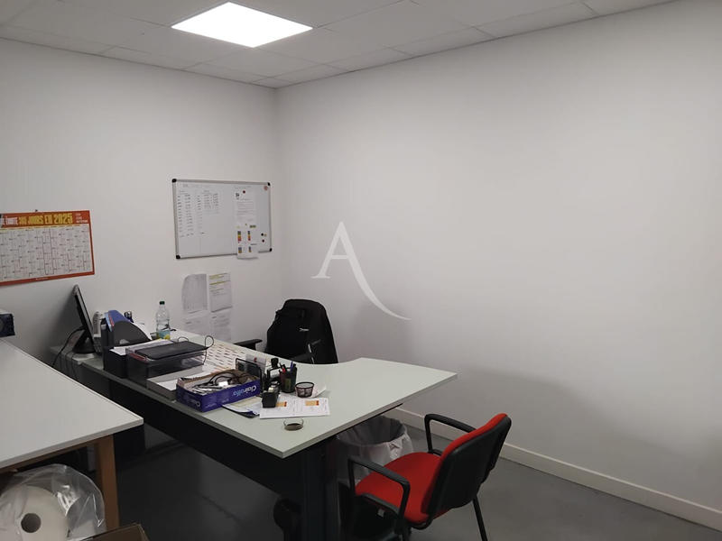 Local d'activité / Entrepôt - 800 m²