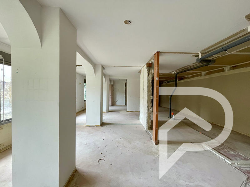 Local commercial - 185 m² - 3 pièces