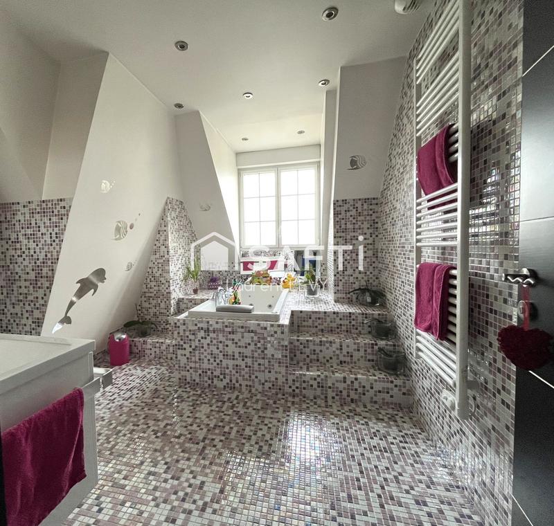 Maison - 340 m² - 7 pièces