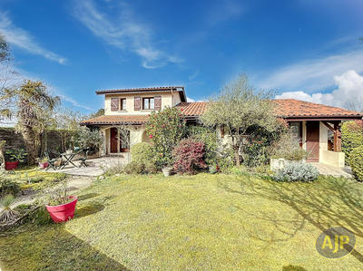 Maison - 145 m² - 6 pièces