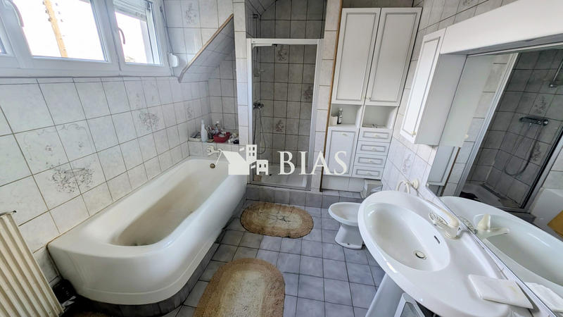 Maison traditionnelle - 140 m² - 5 pièces